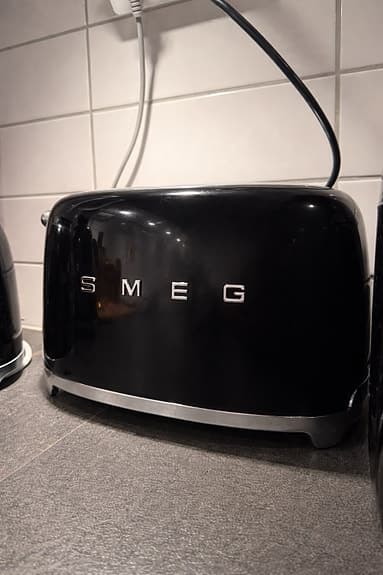 Smeg brödrost 2-skivor svart