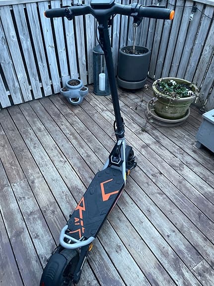 Elsparkcykel svart/orange