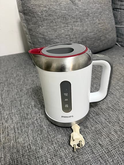 Vattenkokare 1 liter val mellan 40°, 80°, 90°, 100°. Philips, i gott skick