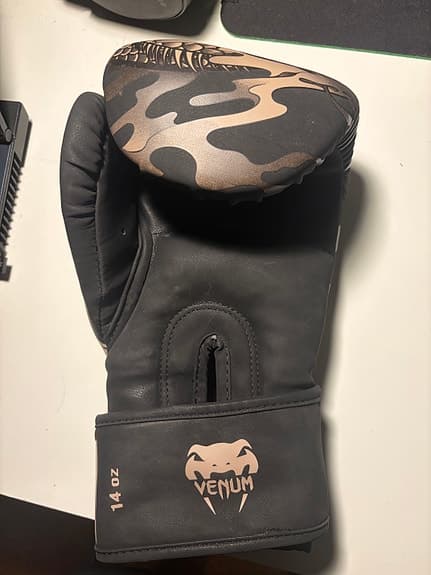 Boxning/Thaiboxning handskar från Venum 14oz