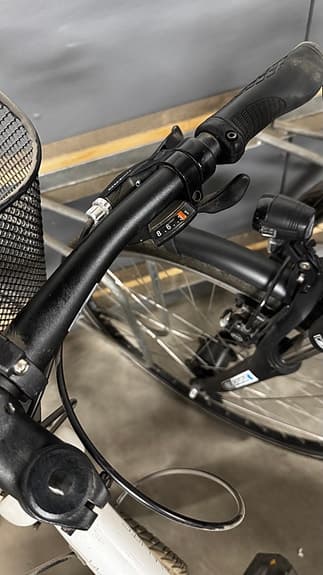 White AX 290 FF Ane 21 damcykel