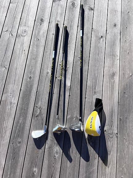3 helt nya golfklubbor – junior (150–170 cm), höger