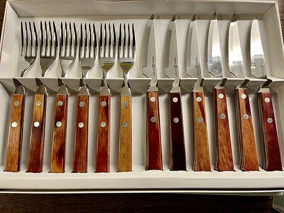 Anders Petter grillbestick 12 delar. Helt oanvända.