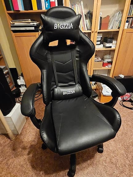 Byggza gamingstol svart konstläder