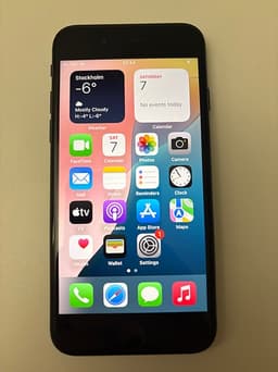 iPhone SE (2022 64G) – Great Condition