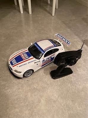Radiostyrd bil med fjärrkontroll vit
