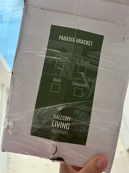 Fäste för parasoll till räcke (balkong)