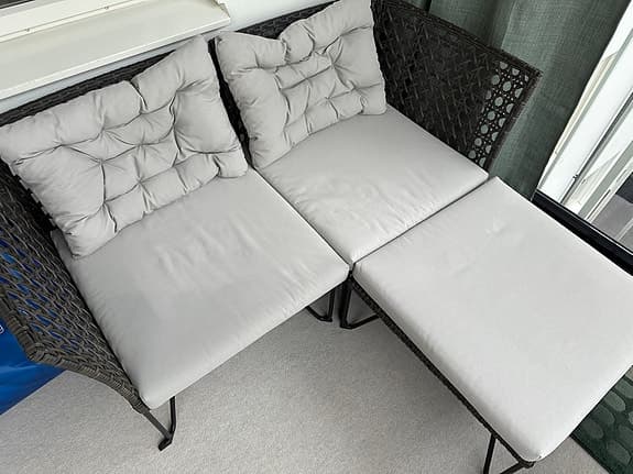 Kuddarna sittdynor och ryggdynor