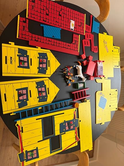 Pippi Långstrump Villa Villekulla lekset med hus, figurer och spelplan