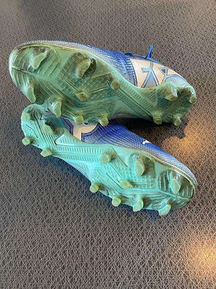 Puma fotbollsskor blå strl 42