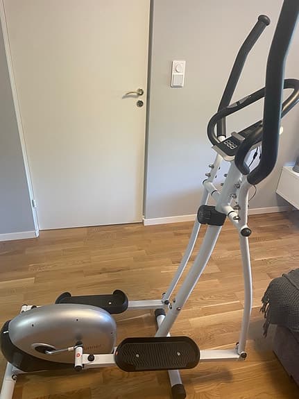 Crosstrainer med träningsdator vit/svart