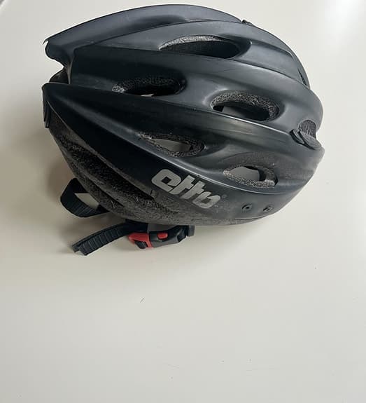 Cykelhjälm från Etto