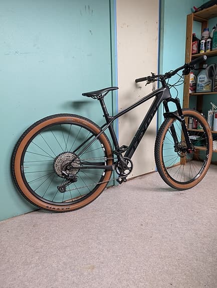 Mountainbike kolfiber 29 "