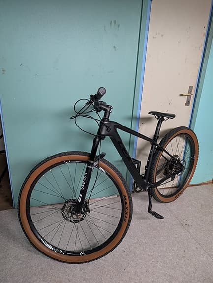 Mountainbike kolfiber 29 "