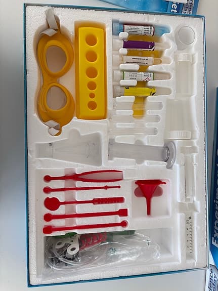 Clementoni Science & Play – Experiment Set (150 experiment)