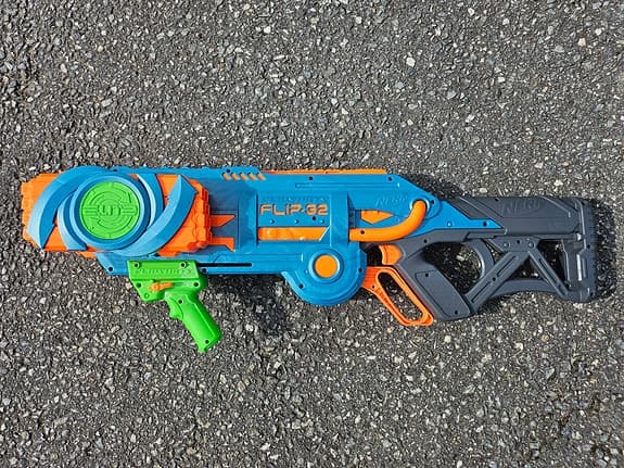 Nerf Flip 32 leksaksblaster blå orange grön