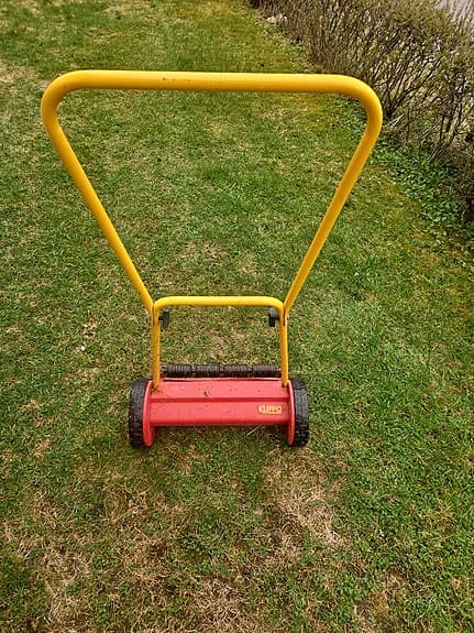 Klippo handdriven gräsklippare röd/gul