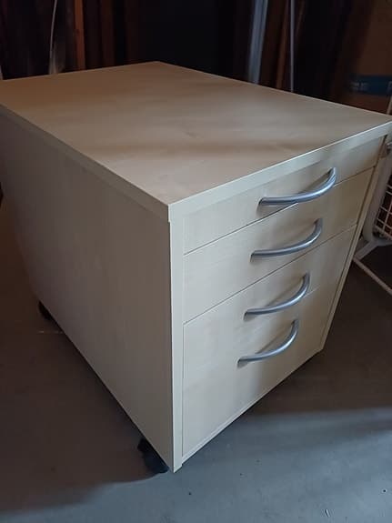 Skrivbord,Arbetsbord,Motordrivet Höj-Sänkbart,Arbetsbänk,Konferenfåtöljer,Hurts.