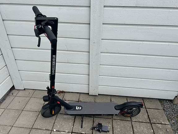 E-Wheels E2S V2  elsparkcykel svart