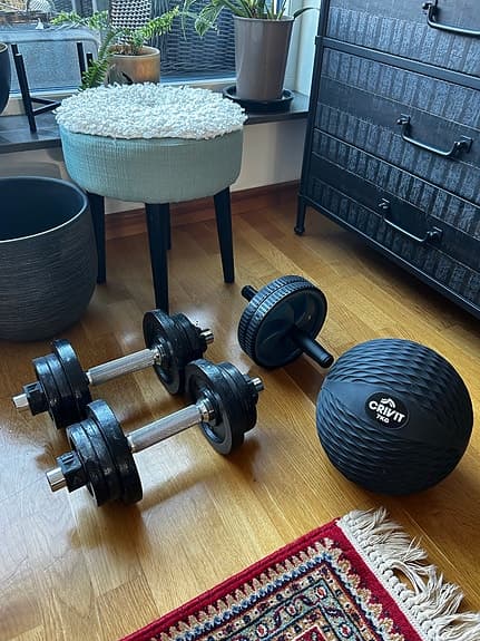 Träningspaket, hantlar, maghjul, medicinboll & träningsband