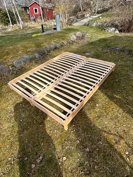 IKEA UTÅKER sängstomme med ribbotten och madrasser trä vit