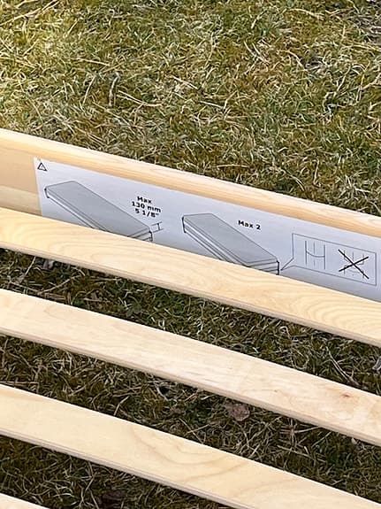 IKEA UTÅKER sängstomme med ribbotten och madrasser trä vit