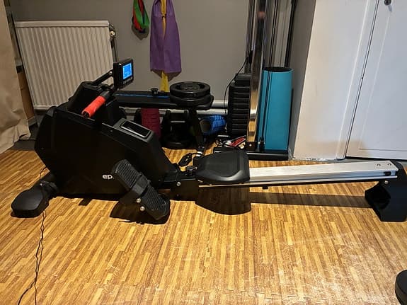 Roddmaskin Epsilon med träningsdator svart
