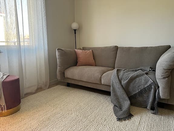 Nyinköpt Cherrie-soffa (2,5-sits)