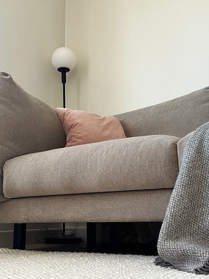 Nyinköpt Cherrie-soffa (2,5-sits)