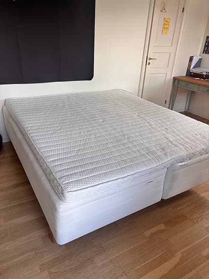 IKEA sultan säng 180 med resårmadrasser vit