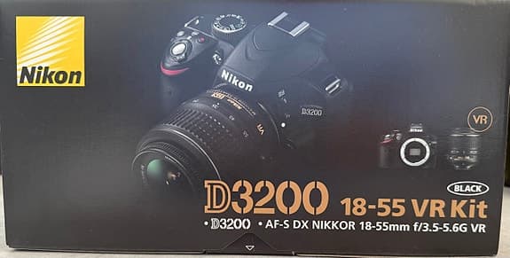 Nikon D3200 med mellanringssats för makro och trådlös överföring
