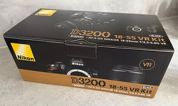 Nikon D3200 med mellanringssats för makro och trådlös överföring