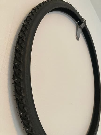 (Nr 207) Nokian hakkapeliitta dubbdäck till cykel.