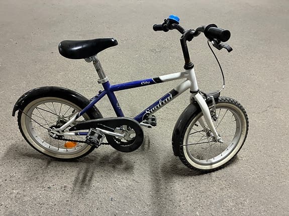 Svalan City barncykel 16" lila/vit