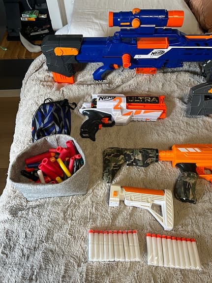 Nerf pistoler med skott och magasin