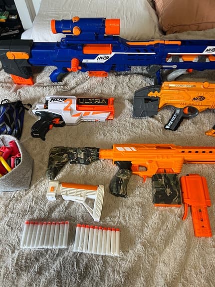 Nerf pistoler med skott och magasin
