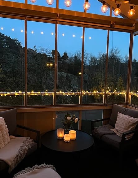 Mysig Loungegrupp med 2 fåtöljer och runt soffbord grå/svart aluminum
