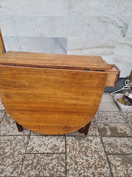 Fällbart träbord med låda brun
