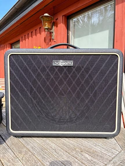 Vox gitarrförstärkartopp och högtalarkabinett Celestion G12M 25W
