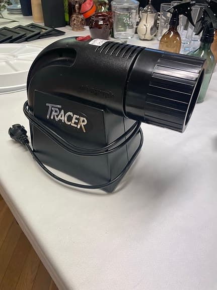 Tracer projektor svart