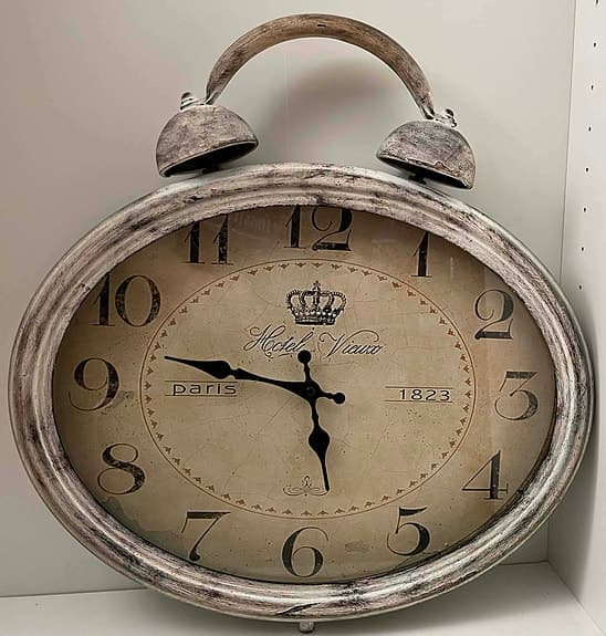 Väggklocka lantlig stil