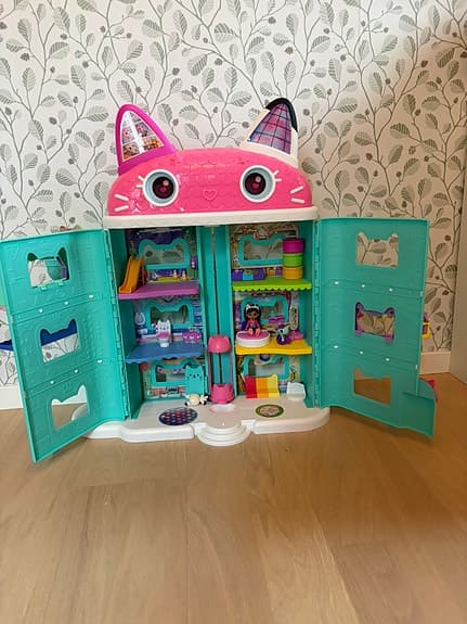 Gabbys Dollhouse