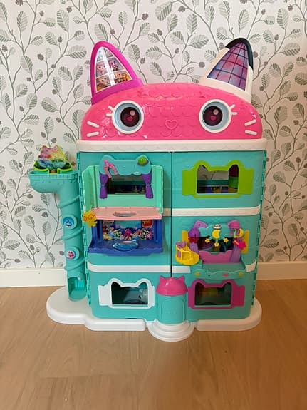 Gabbys Dollhouse