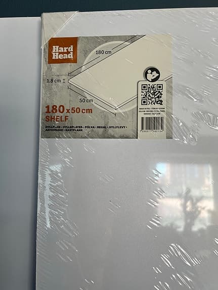 Hyllplan ggr 2 samt IKEA Bestå dörrar ggr 5