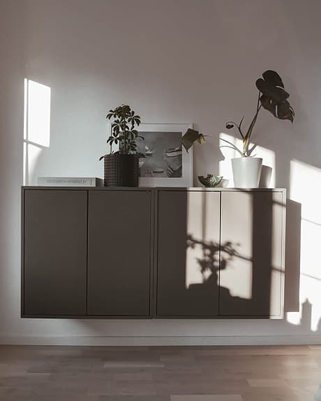 Mörkgrått Ikea eket skåp