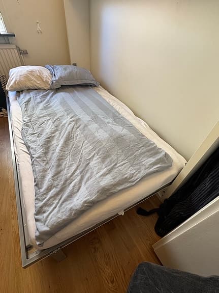 Sängskåp / Väggfällsäng – 110x200 med bäddmadrass