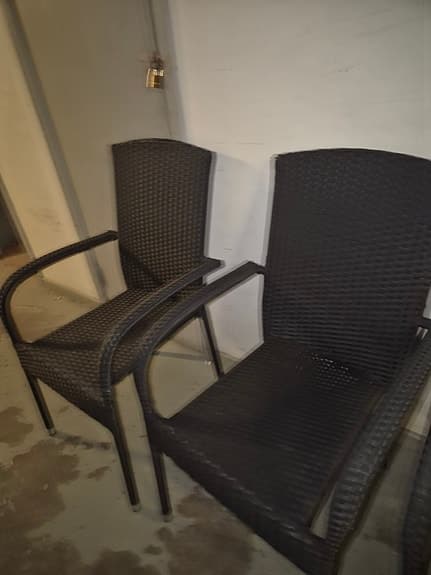 4 trädgårdsstolar