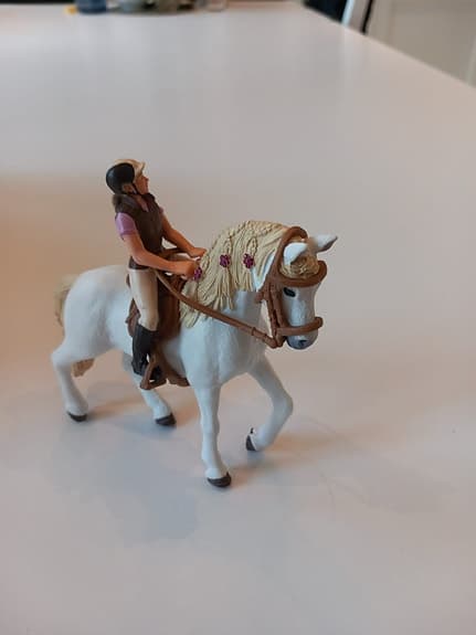 Schleich Husvagn med tillbehör och häst