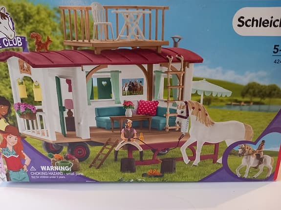 Schleich Husvagn med tillbehör och häst