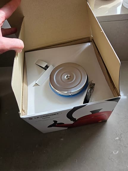 två vattenkokare från le creuset